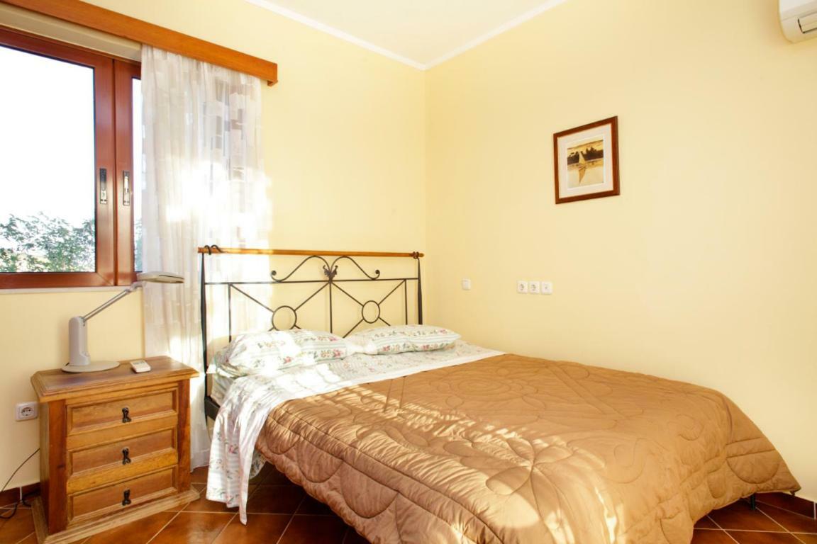 Villa Soula Анависос Екстериор снимка